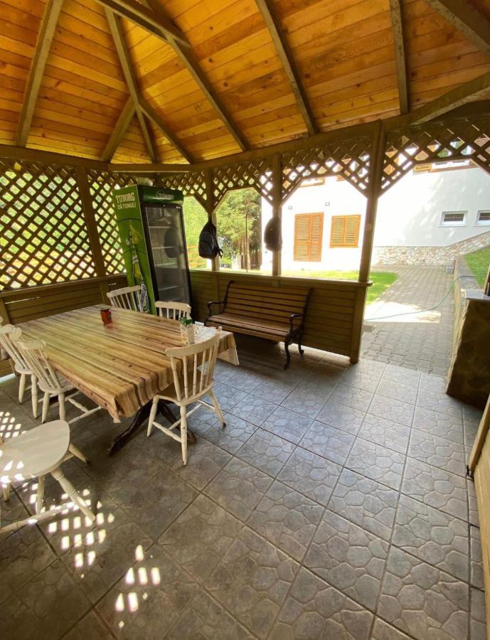 Casuta Cu Zorele Martinie Exterior foto